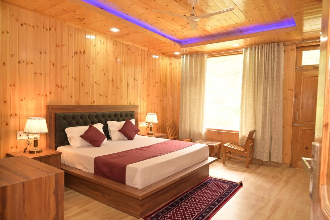 Hotel Royal Galaxy Tirthan Banjār Exterior foto
