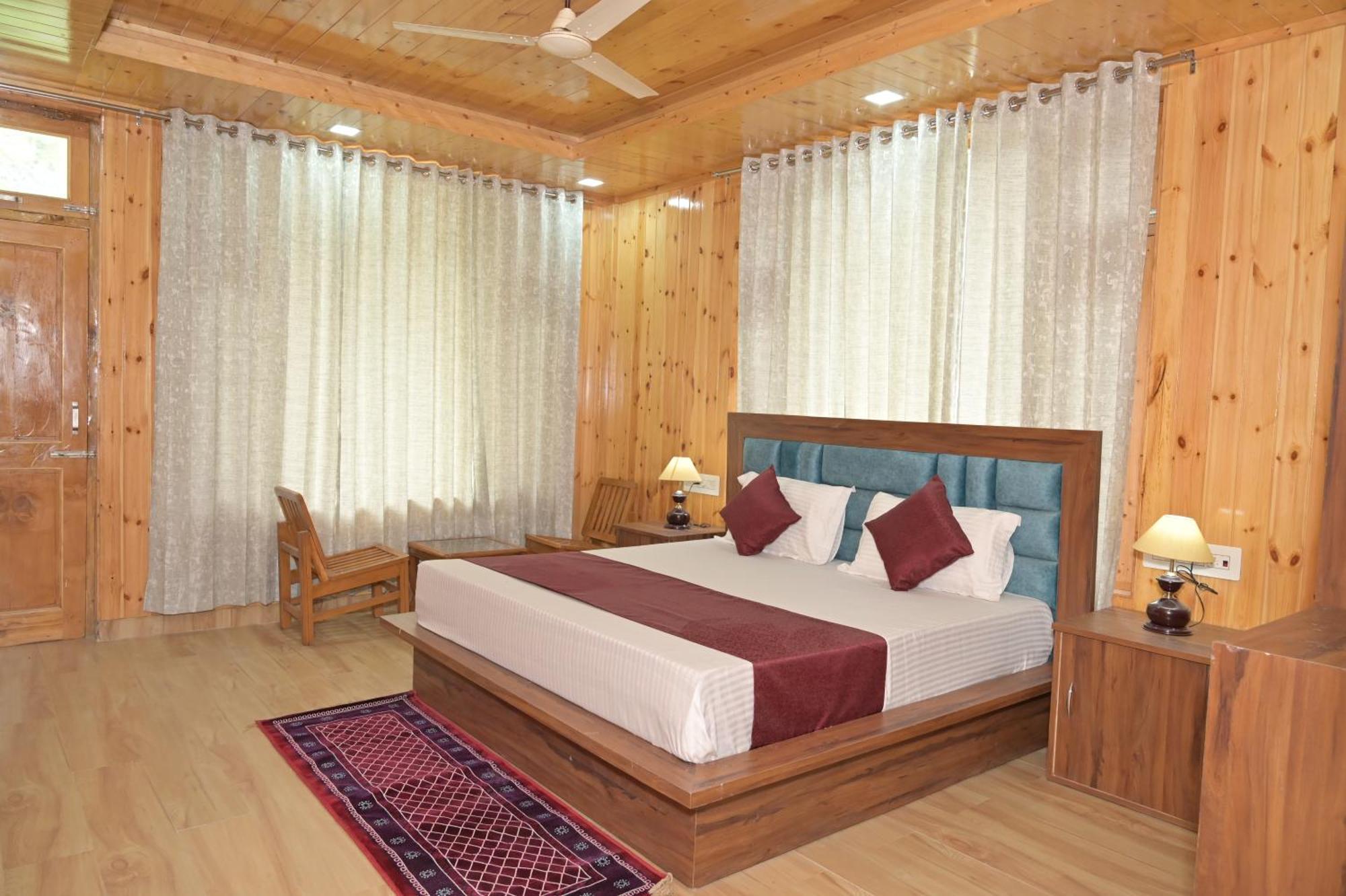 Hotel Royal Galaxy Tirthan Banjār Exterior foto