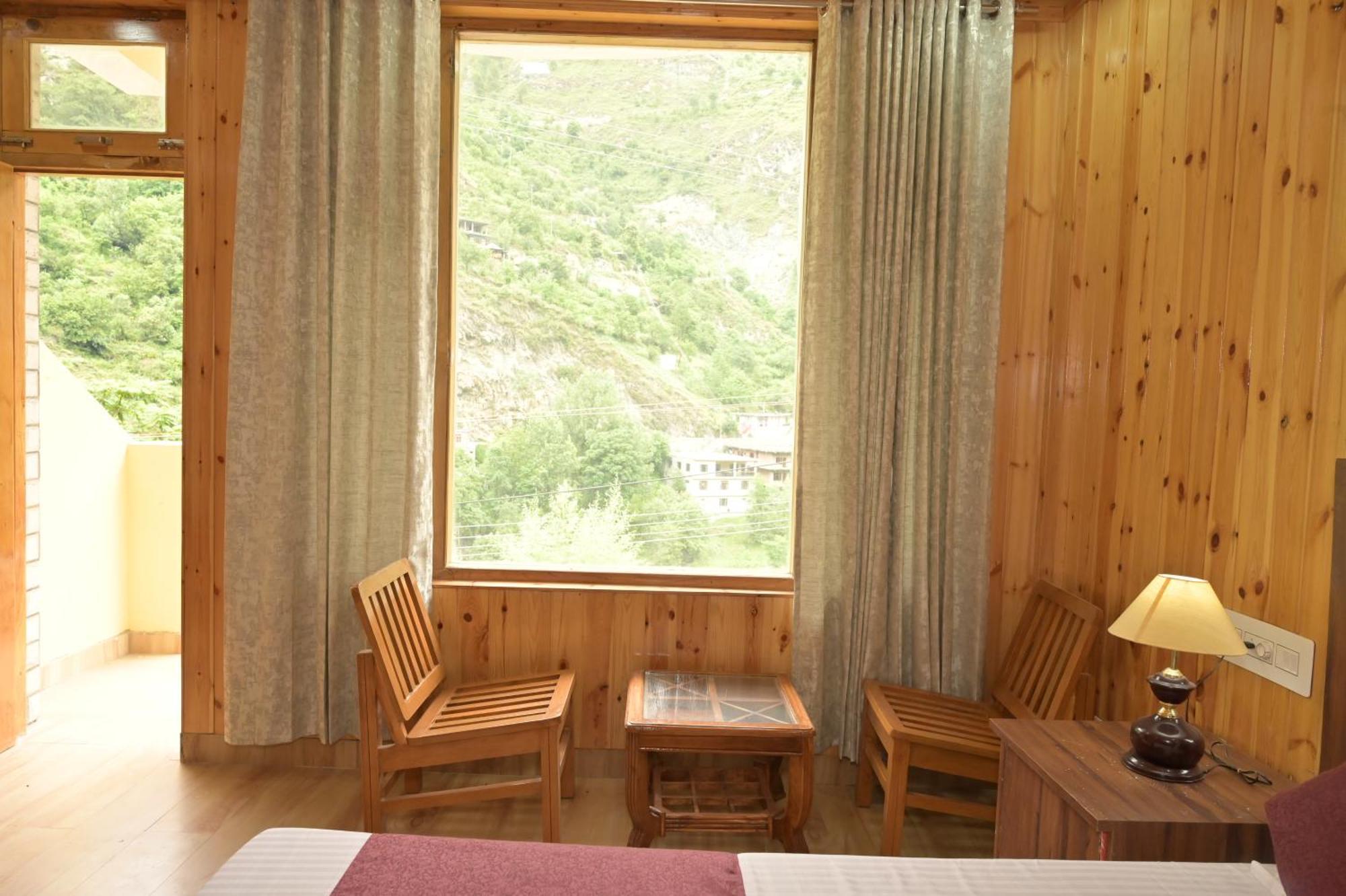 Hotel Royal Galaxy Tirthan Banjār Exterior foto